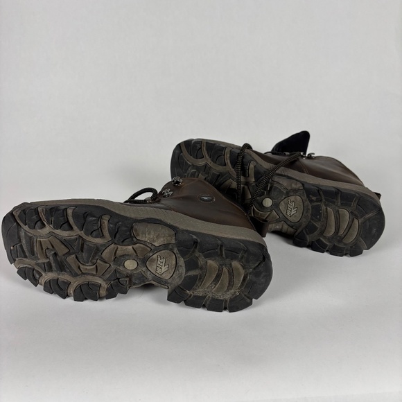 Hi-Tec Brown and Black Leather Rugged Outdoor Boots, Work/Hike with Durable Sole - Picture 9 of 10